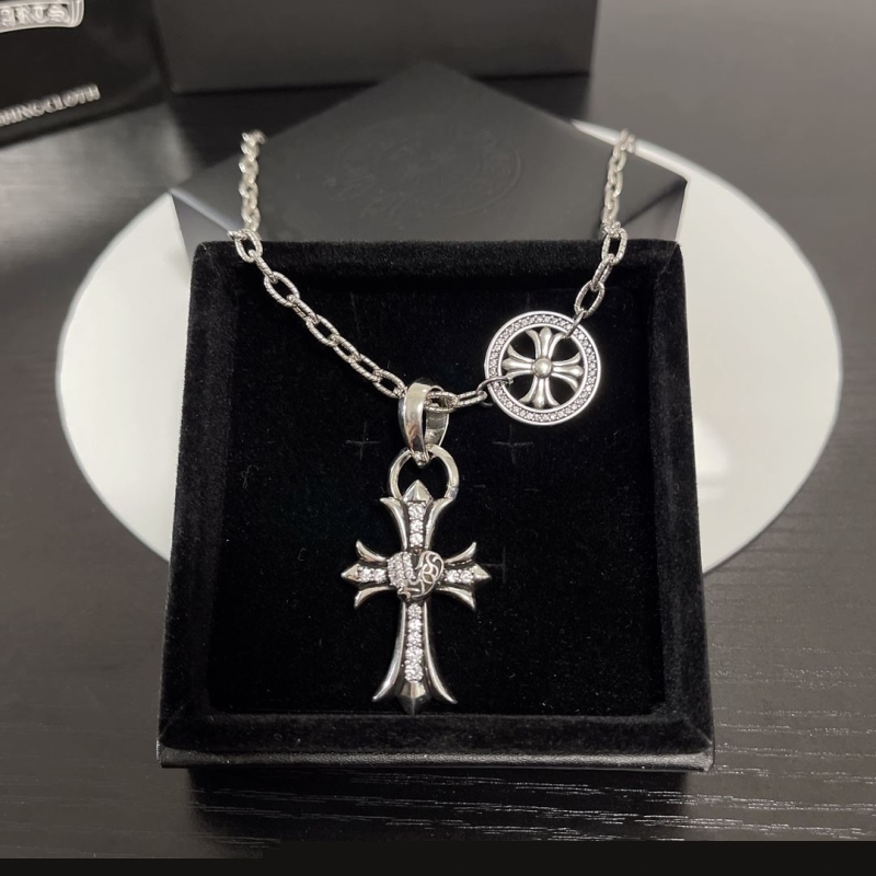 Ch**me He**ts necklaces